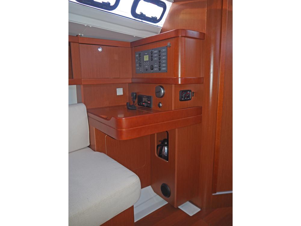 Saloon, Accommodation